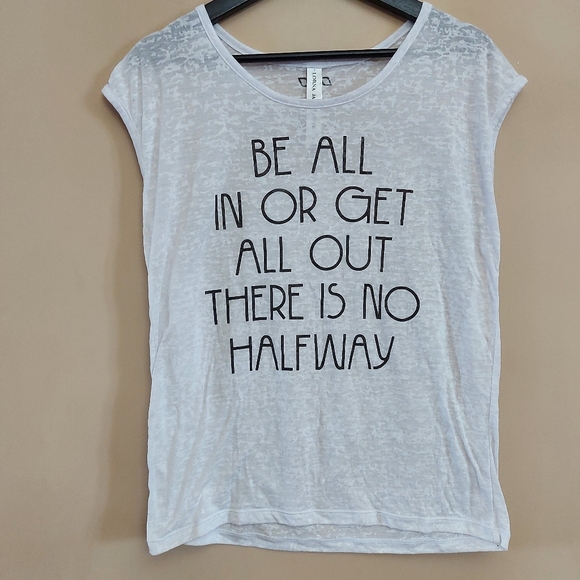 Lorna Jane graphics t shirt - Picture 2 of 7
